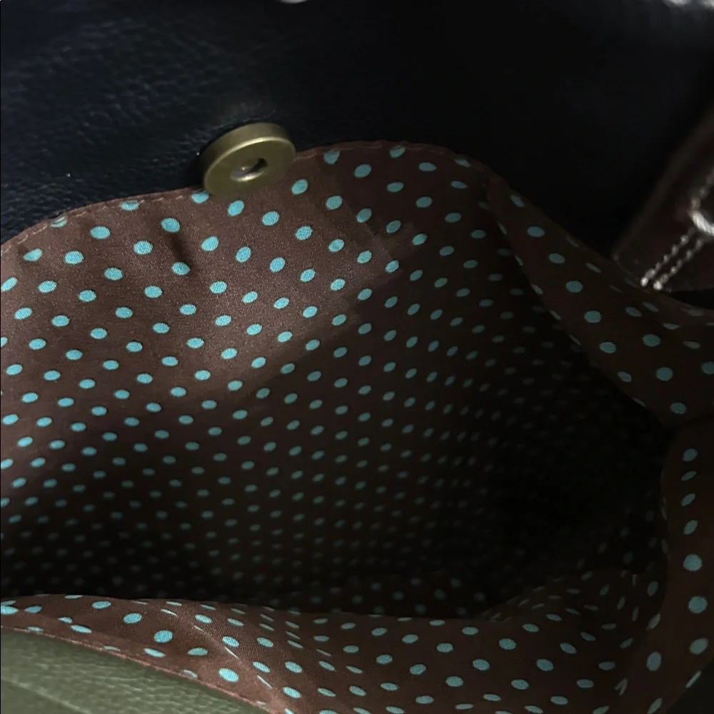 Chala Olive Monarch Tote - Picture 4 of 9